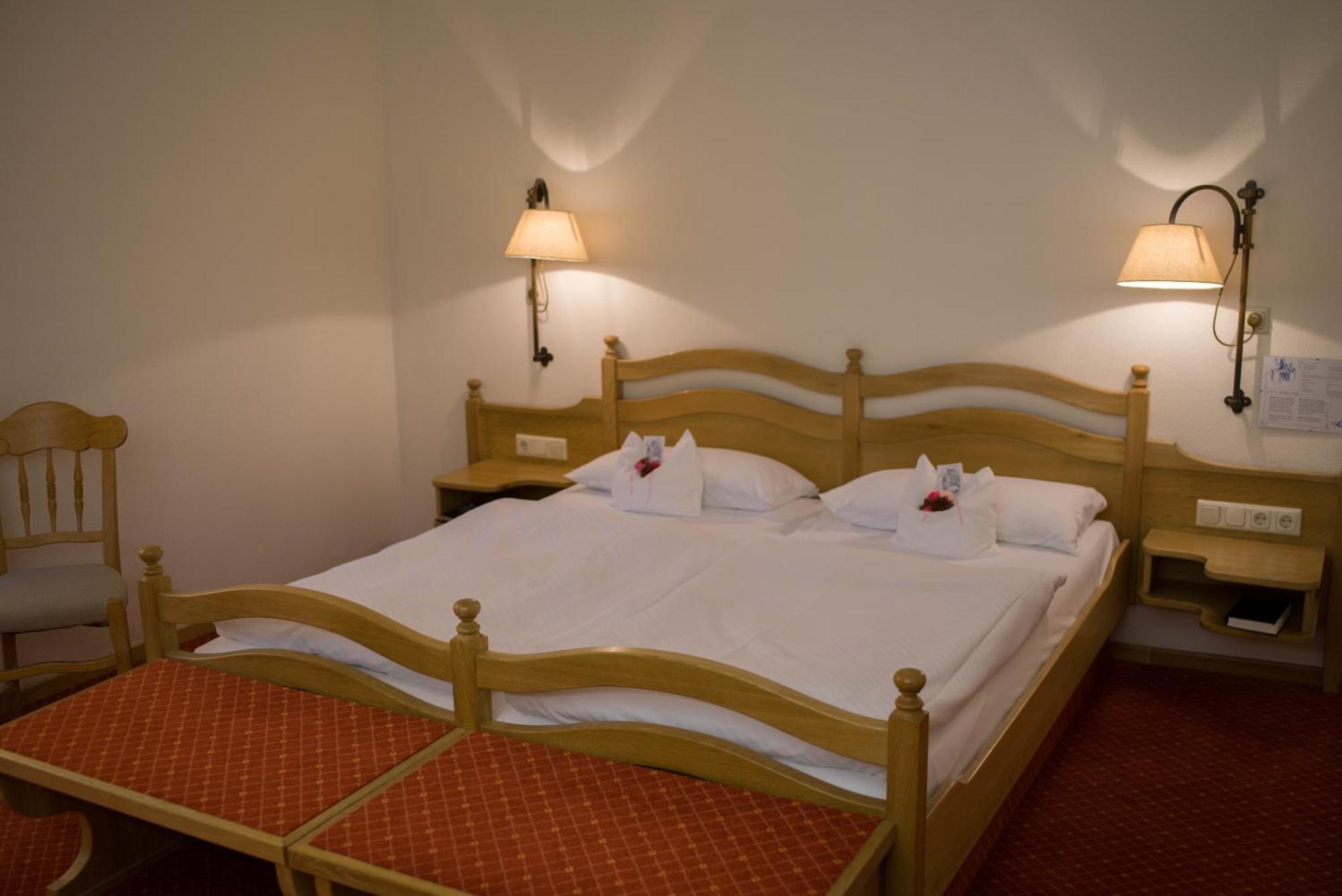 Hotel Leicht Biebelried Ngoại thất bức ảnh