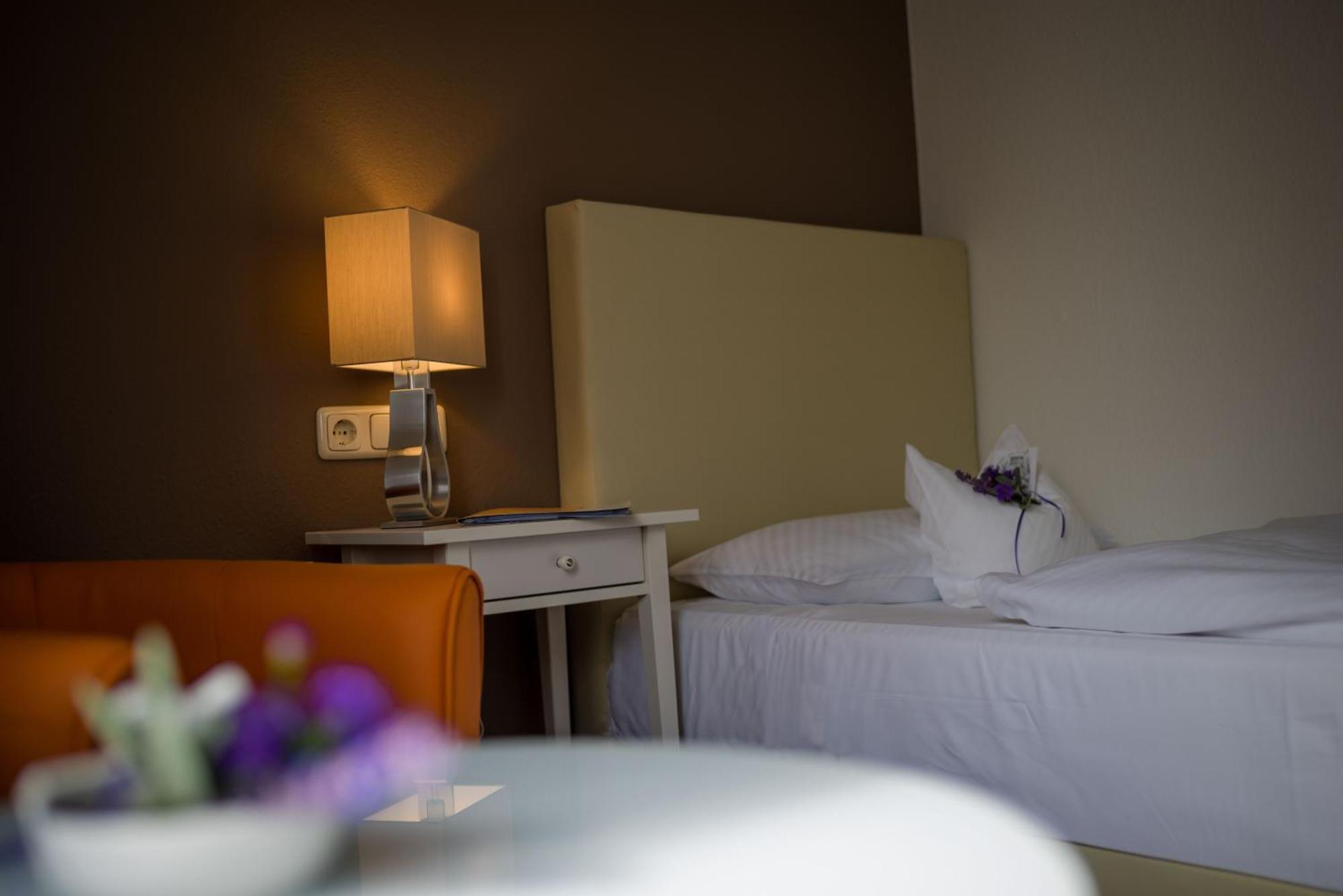 Hotel Leicht Biebelried Ngoại thất bức ảnh