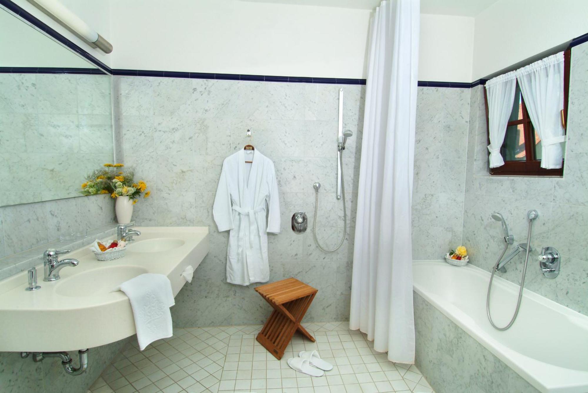 Hotel Leicht Biebelried Ngoại thất bức ảnh