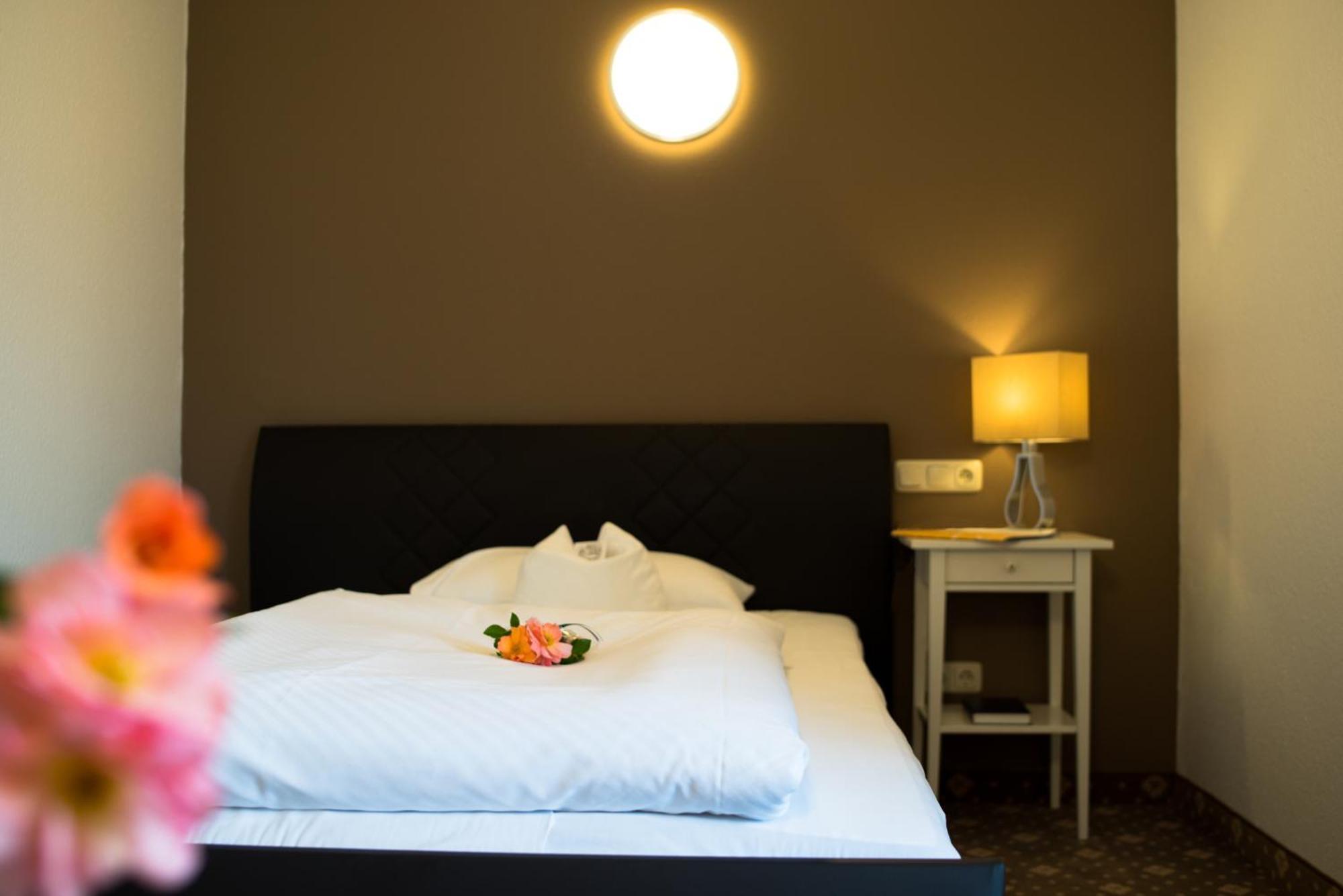 Hotel Leicht Biebelried Ngoại thất bức ảnh